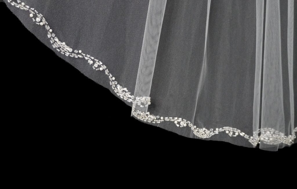 V716 – Maritzas Bridal Veils Inc