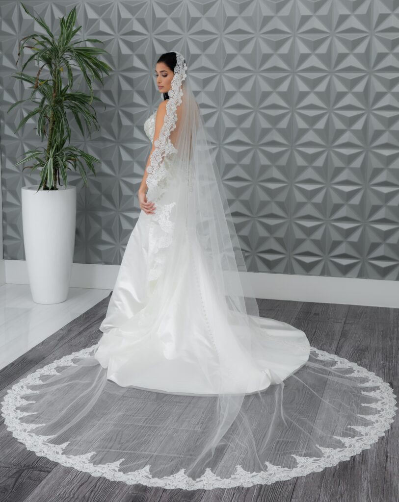 EB9215CM – Maritzas Bridal Veils Inc