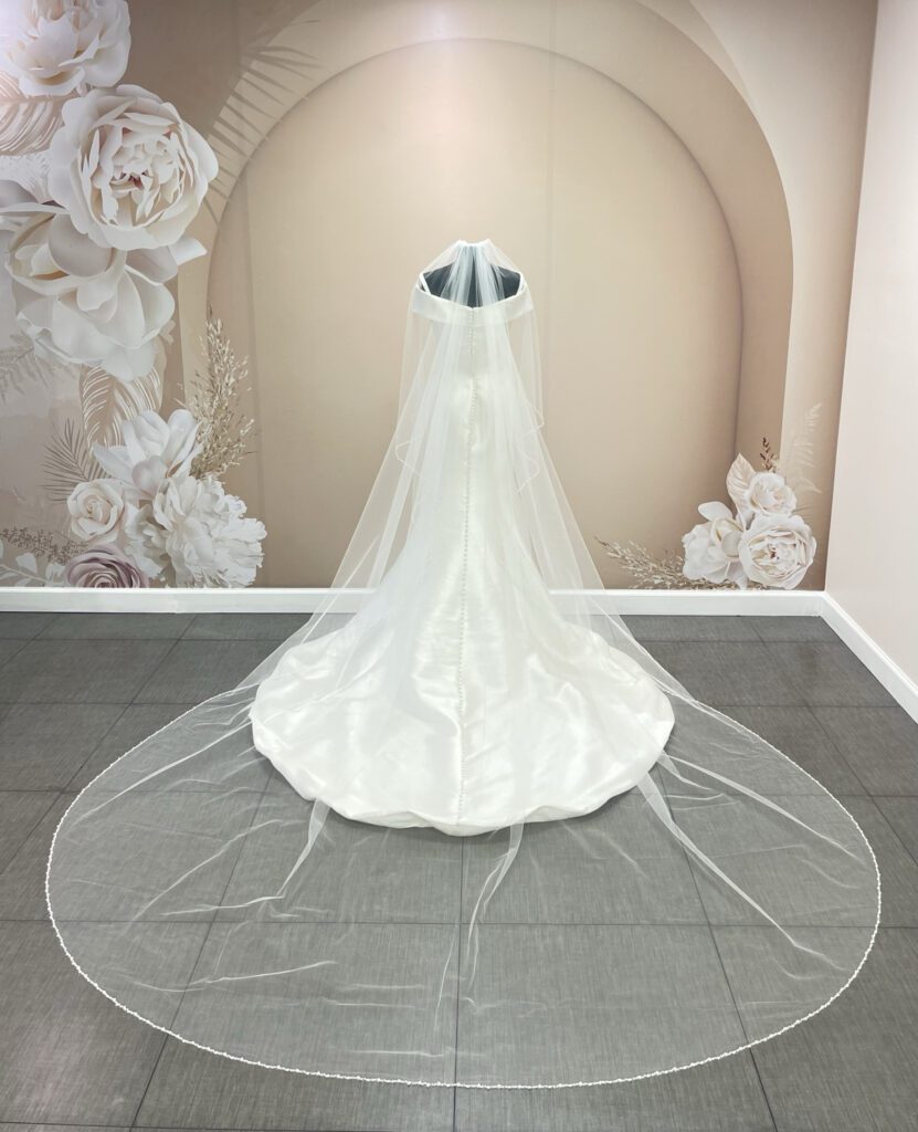 V724CX – Maritzas Bridal Veils Inc