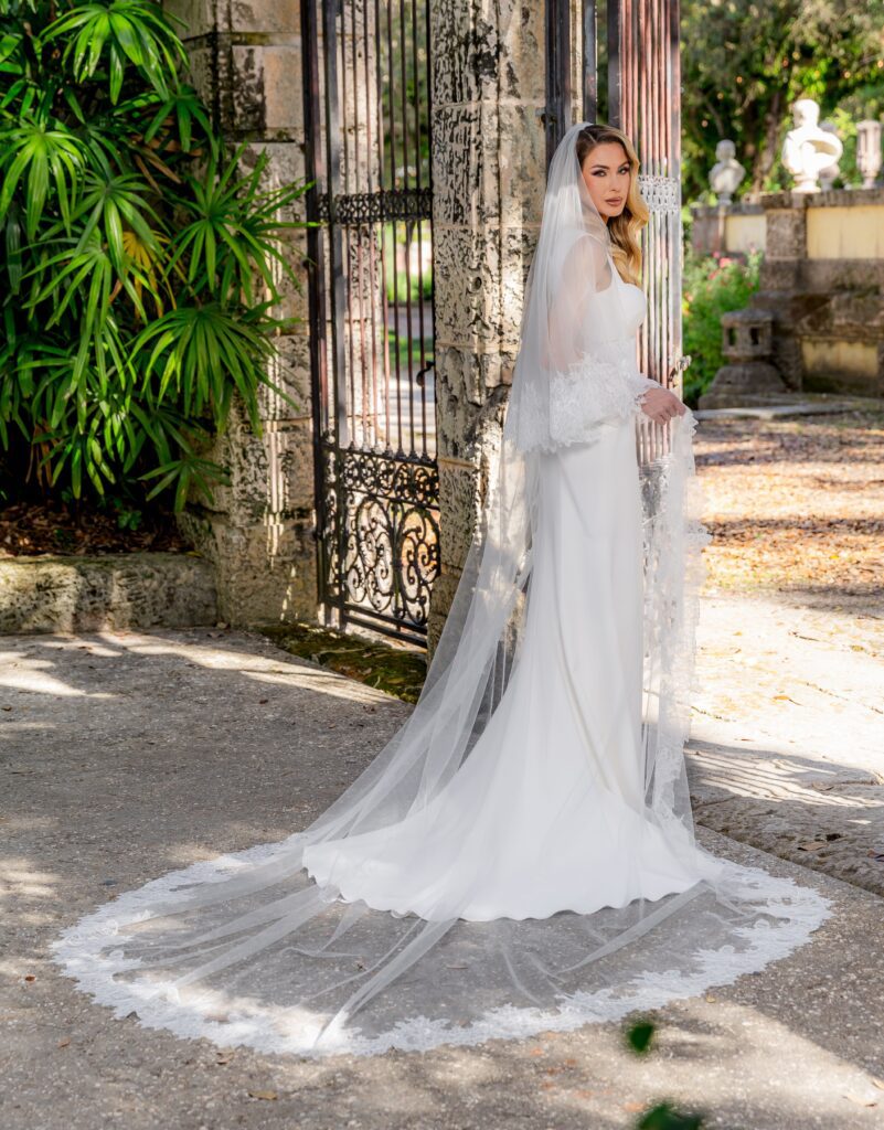 V750RX – Maritzas Bridal Veils Inc