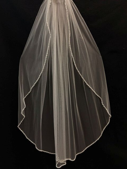 V733 – Maritzas Bridal Veils Inc