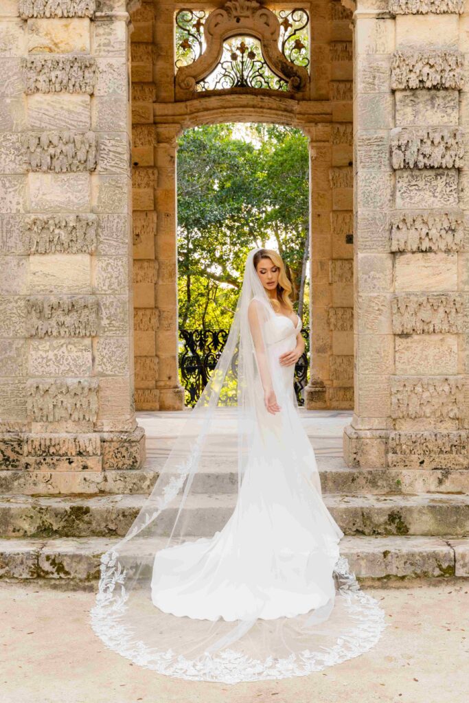 V755X – Maritzas Bridal Veils Inc